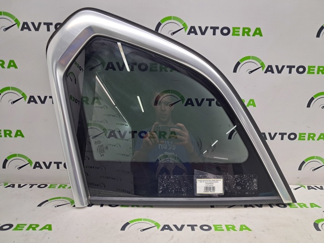 Стекло багажного отсека, правое 51377444078 BMW