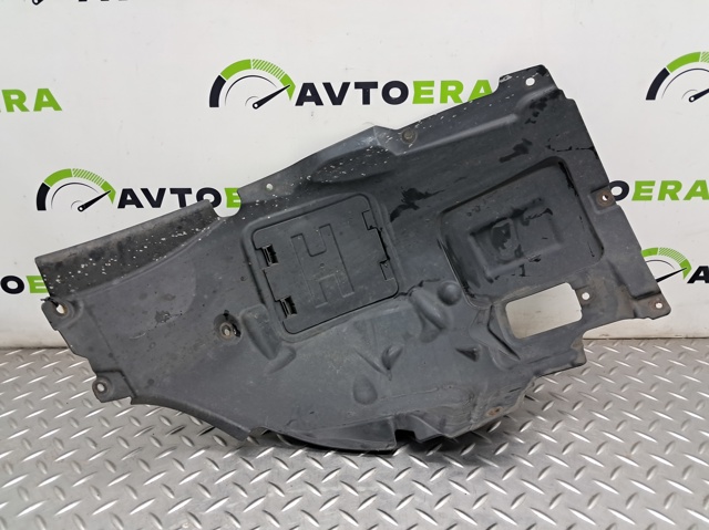 Передний правый подкрылок крыла переднего  51717260726 BMW