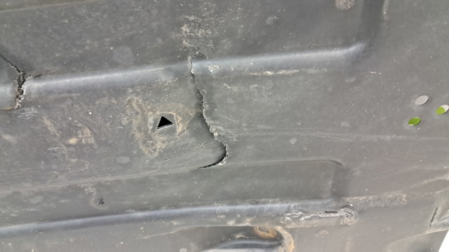 51757394810 BMW Защита днища, топливного бака купить в Каменское