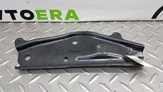 Кронштейн передней балки 522580R040 TOYOTA