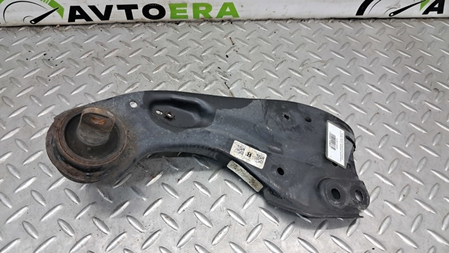 Рычаг/тяга задней подвески продольный нижний, правый 52360TVAA03 HONDA