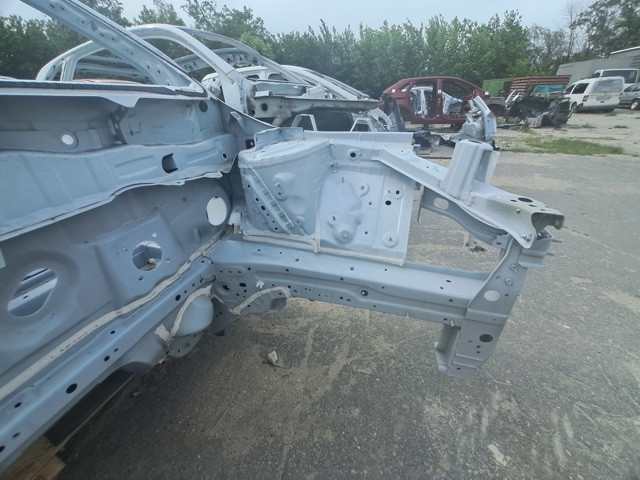 Рамка радиатора левая 5256D179 MITSUBISHI