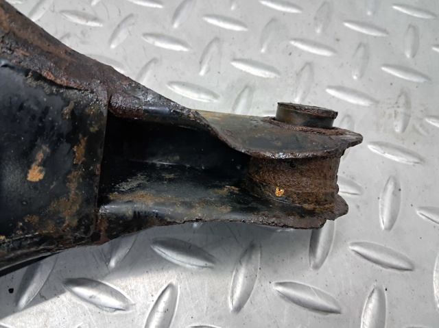 NISSAN 551B06RR0A Нижний рычаг задней подвески в наличии Украина