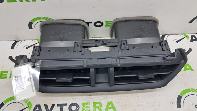 Распределитель воздуха на консоле, центральный 556700R140 TOYOTA