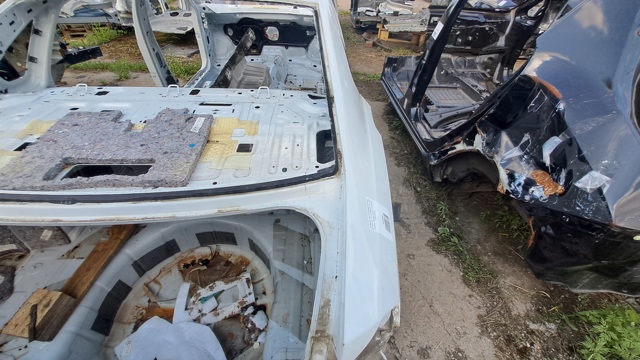 VAG 561809844 Крыло заднее правое в наличии Сумы