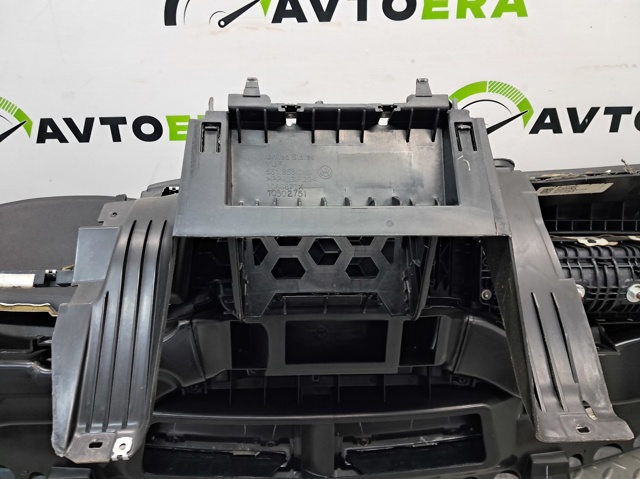 561857003M81X VAG Торпедо купить в Черкассы