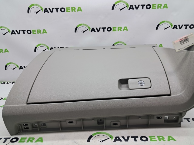 561857101B92W Крышка перчаточного ящика (бардачка) купить Николаев