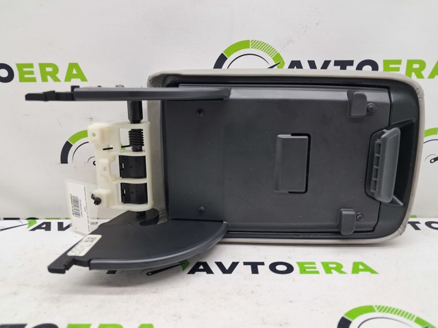 561864207S85T Крышка подлокотника купить Ирпень