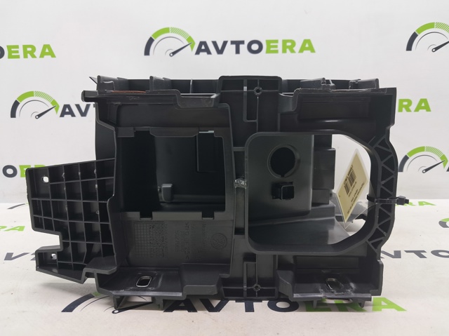 561864207SK84 Подлокотник центральной консоли купить Кривой Рог