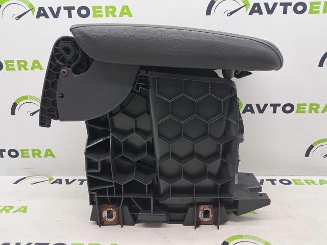 561864207SK84 VAG Подлокотник центральной консоли купить в Ужгород