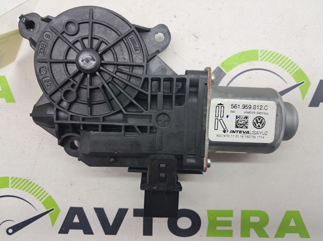 Моторчик стеклоподъемника двери задней, правой 561959812C VAG