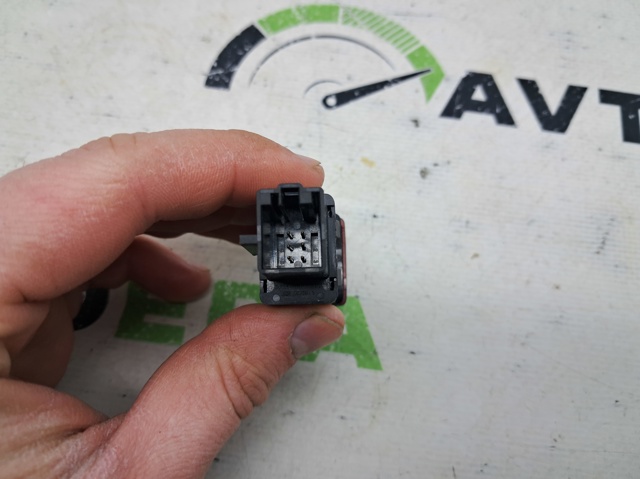 VAG 5C6953509B Кнопка аварийки в наличии Винница