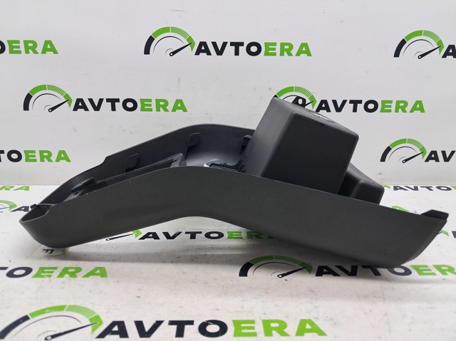 VAG 5M1863487B82V Накладка консоли рычага переключения передач АКПП в наличии Полтава