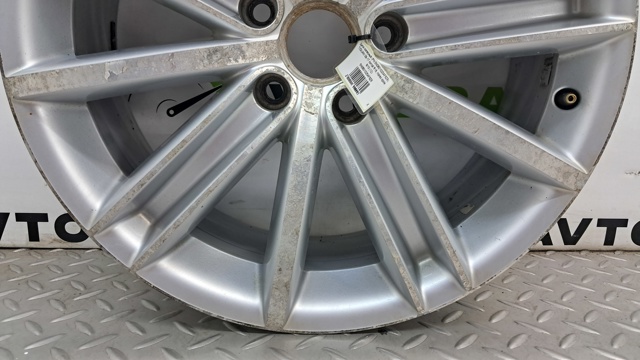 VAG 5N0601025AF8Z8 Диски колесные в наличии Киев