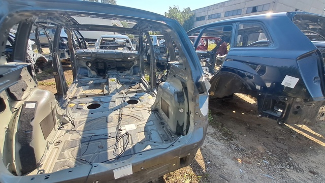 5N0809844 VAG Крыло заднее правое купить в Ужгород