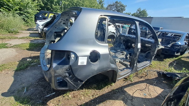 Крыло заднее правое 5N0809844 VAG