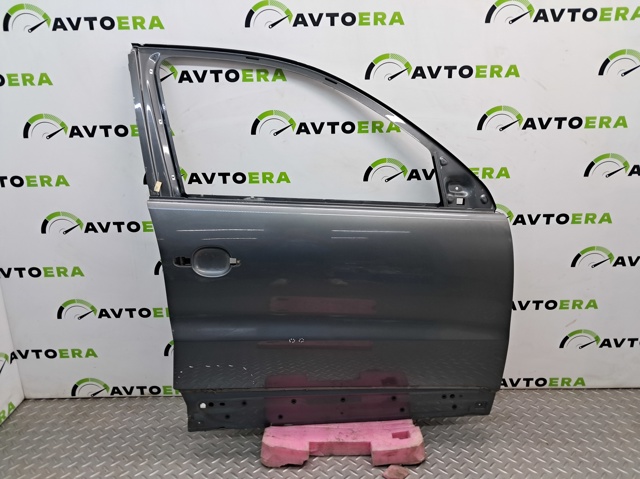 Пассажирская передняя дверь 5N0831056B VAG