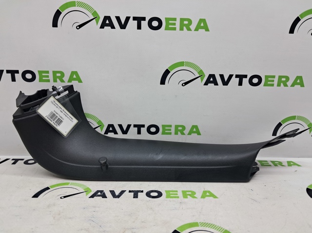 VAG 5N0867704B82V Обшивка (облицовка) крышки багажника (двери 3/5-й задней) в наличии Львов