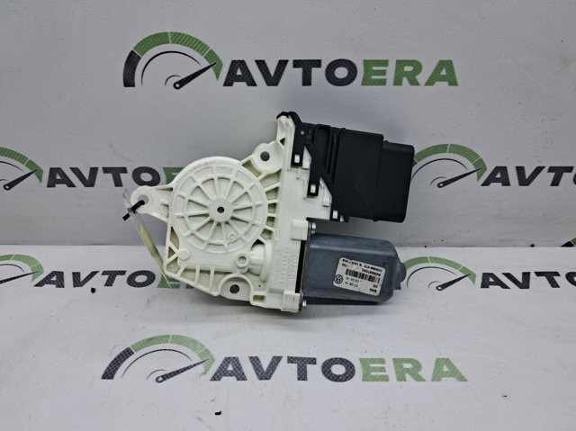 Мотор стеклоподъемника двери задней, правой 5N0959704GVW1 VAG