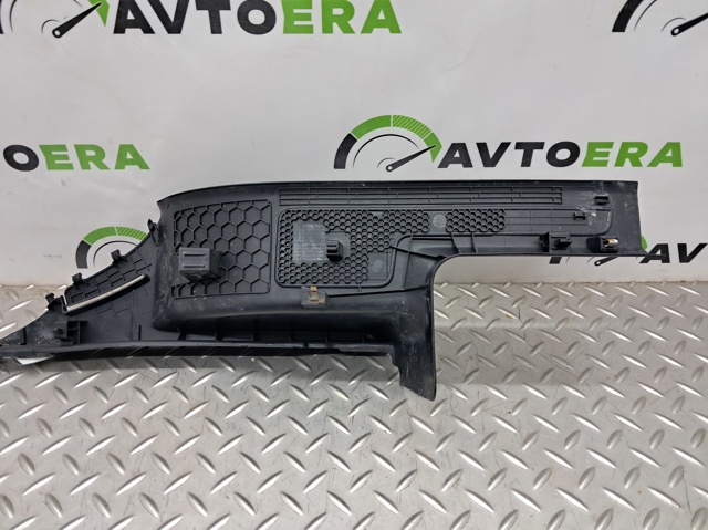 5NL863736A82V VAG Обшивка стойки кузова внутренняя задняя правая купить в Кривой Рог