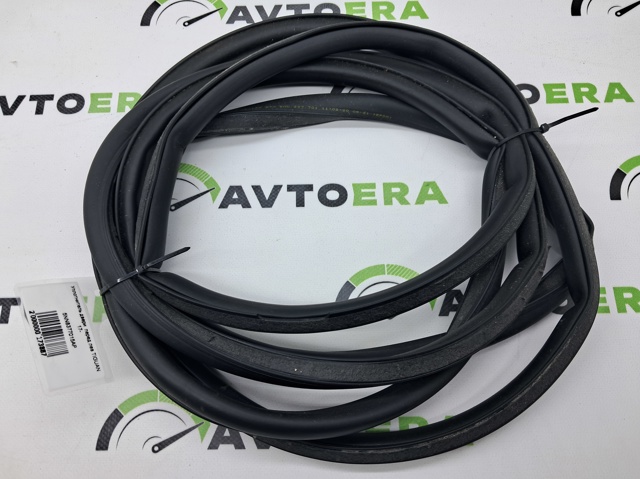 Уплотнитель задней двери 5NN8377015AP VAG