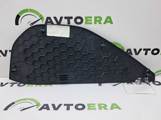 5NN85821882V Крышка боковая панели "торпедо", правая купить Ровно