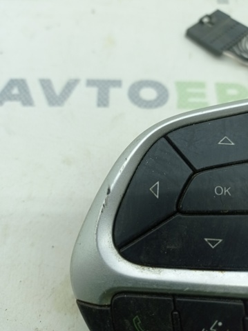 Блок кнопочных переключателей рулевого колеса 5UW97DX9AB CHRYSLER