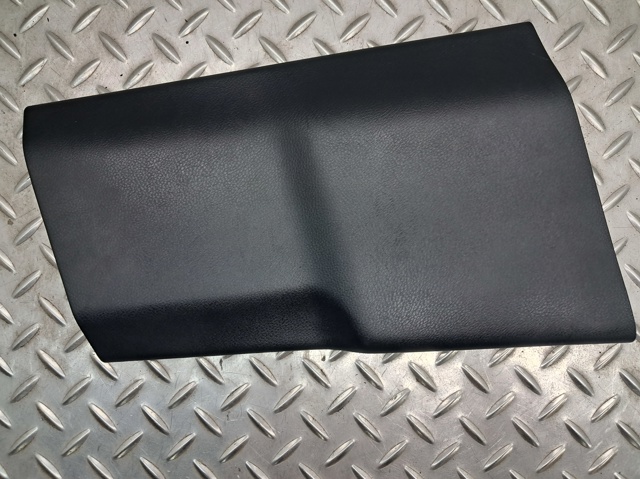 Обшивка стойки кузова внутренняя, средняя нижняя правая 5VW37LXHAA CHRYSLER