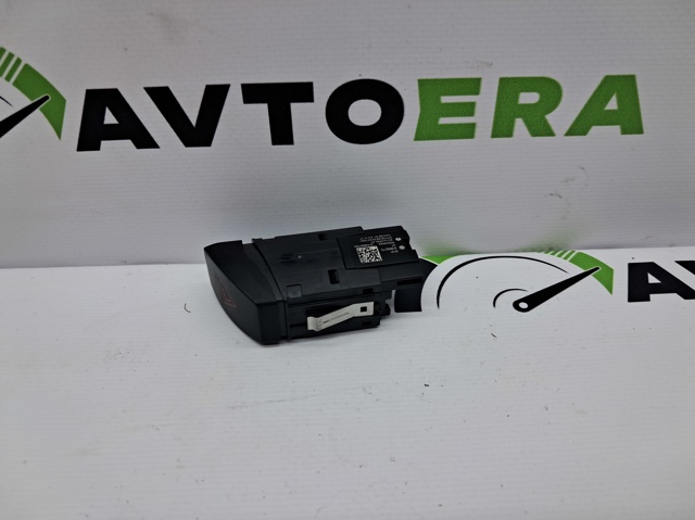Кнопка включения аварийного сигнала 61319389075 BMW