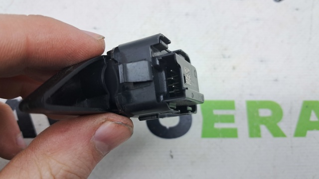 Кнопка центрального замка 61319860545 BMW