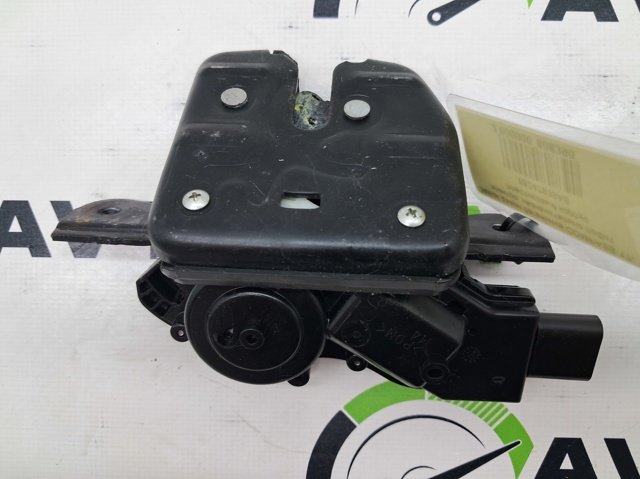 CHRYSLER 68247936AB Замок багажника в наличии Черновцы