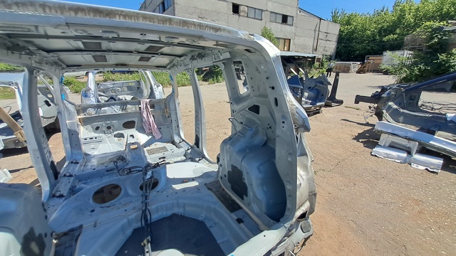 CHRYSLER 68263222AA Крыло заднее правое в наличии Украина