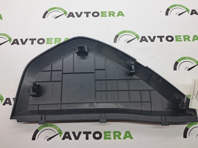 Крышка боковая панели "торпедо", правая 684984BA0A NISSAN