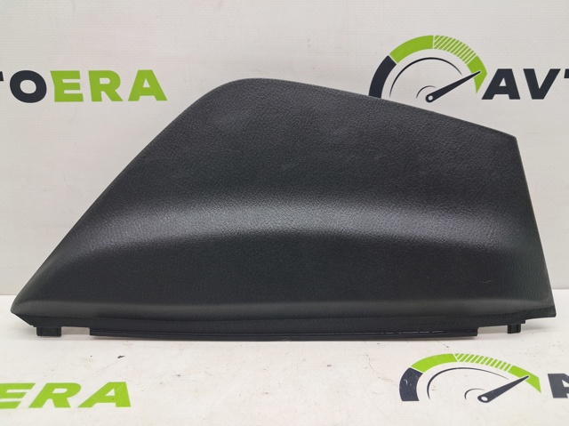 Крышка боковая панели "торпедо", правая 684986RR0A NISSAN