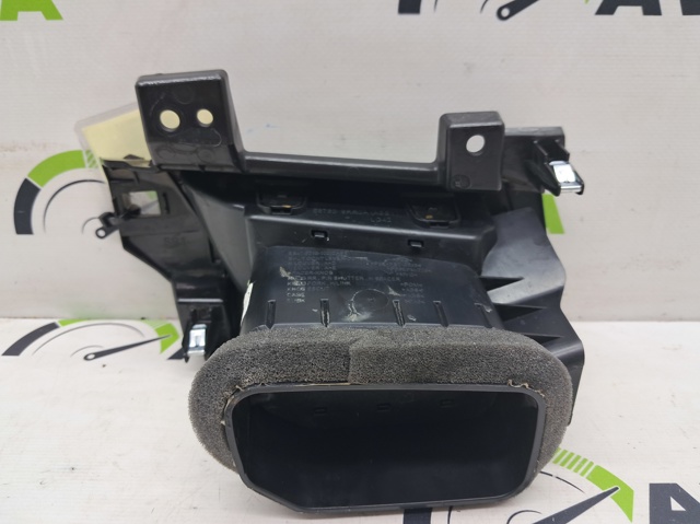 Решетка воздуховода правая 687606RR2A NISSAN