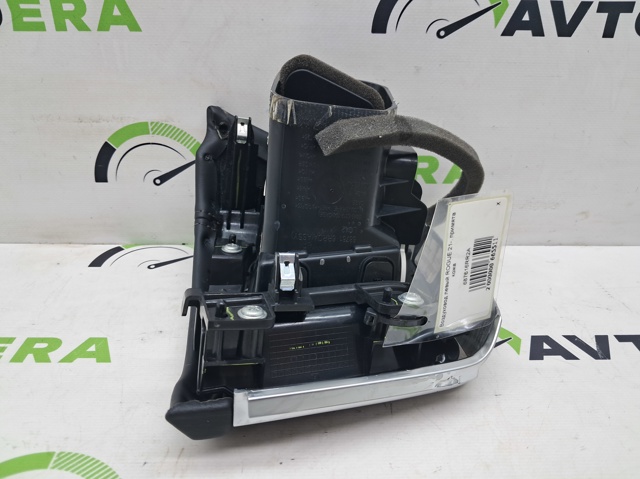 Решетка воздуховода левая 687616RR2A NISSAN
