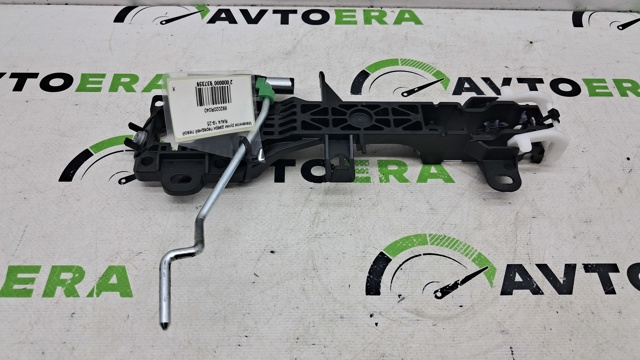 Держатель наружной ручки двери, передней левой 692020R040 TOYOTA