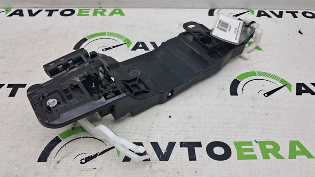 Держатель наружной ручки двери, задней левой 692030R070 TOYOTA