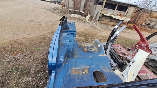 HYUNDAI 71504F3C00 Крыло заднее правое в наличии Ирпень