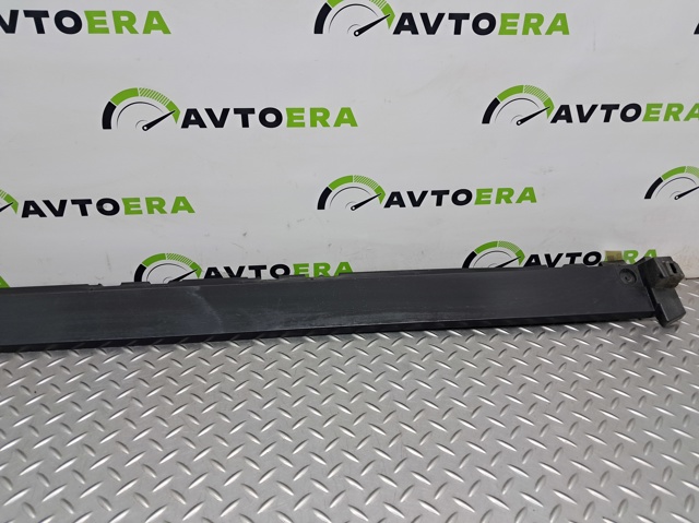 7250A136 MITSUBISHI Накладка (молдинг) порога наружная правая купить в Полтава