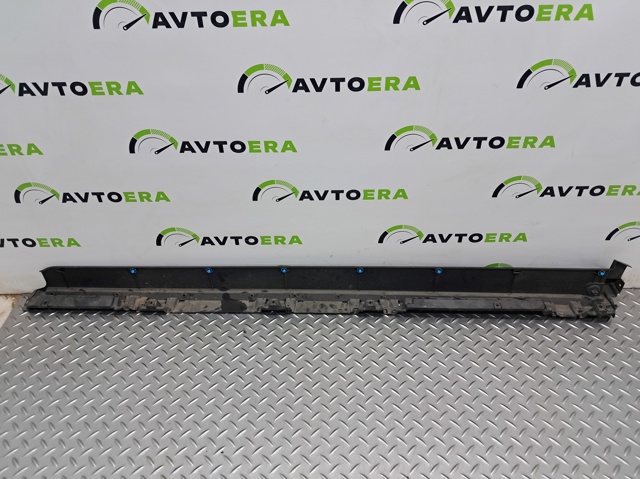 MITSUBISHI 7250A136 Накладка (молдинг) порога наружная правая в наличии Павлоград