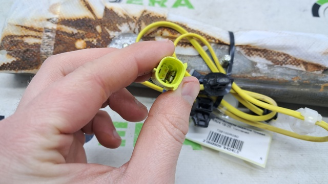 Подушка переднего сиденья 739100R080 TOYOTA