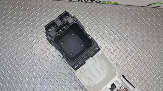 MITSUBISHI 8011C420 Консоль панели управления центральная в наличии Житомир