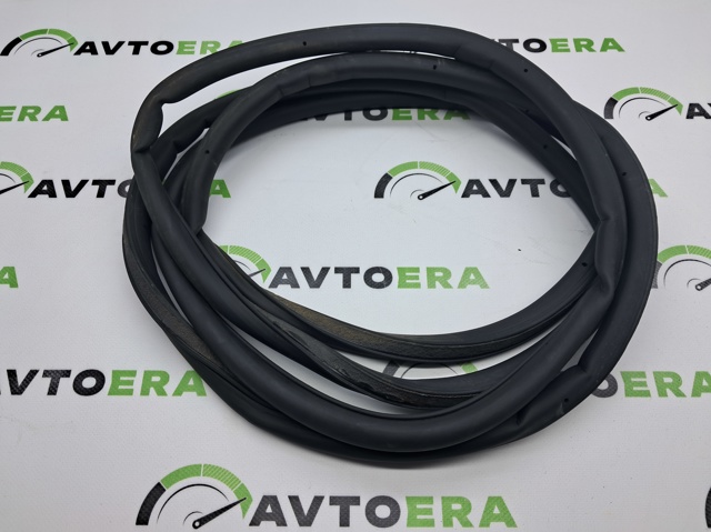 Уплотнитель двери передней, на (кузове) 80A839912E VAG