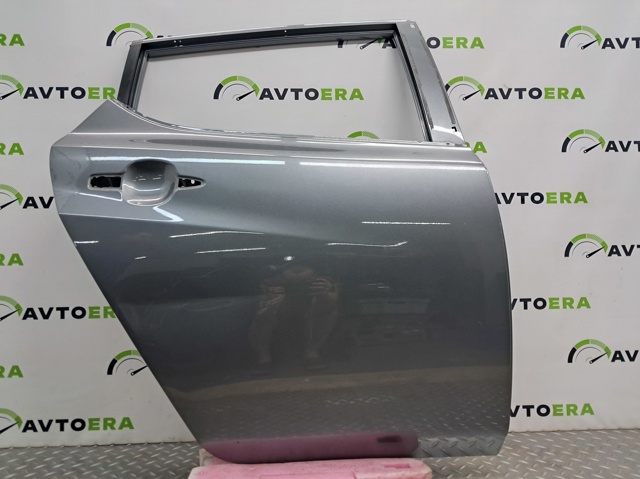 Задняя правая дверь 821005SF0A NISSAN