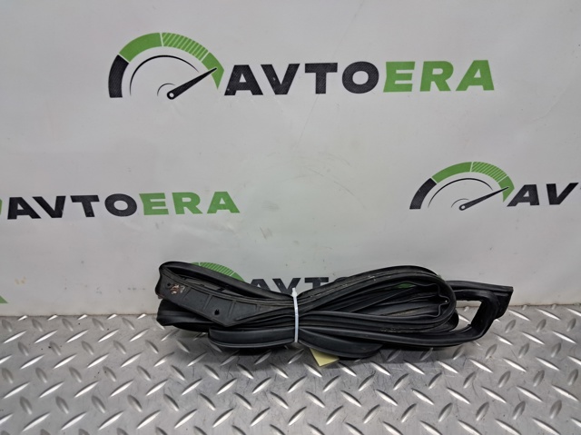 HYUNDAI 821403X000 Уплотнитель двери передней правой (на двери) в наличии Хмельницкий