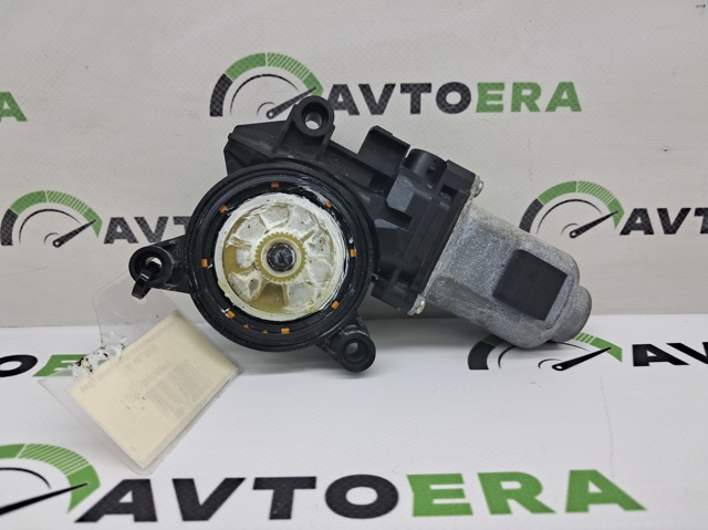 Мотор стеклоподъемника двери передней, правой 82460F2000 HYUNDAI