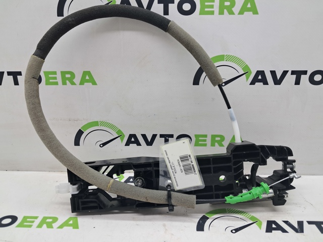 Держатель наружной ручки двери, задней левой 826116RR0A NISSAN