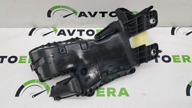 Крышка блока реле 8266342100 TOYOTA