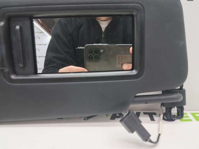Козырек противосолнечный 83A857551E7C0 VAG
